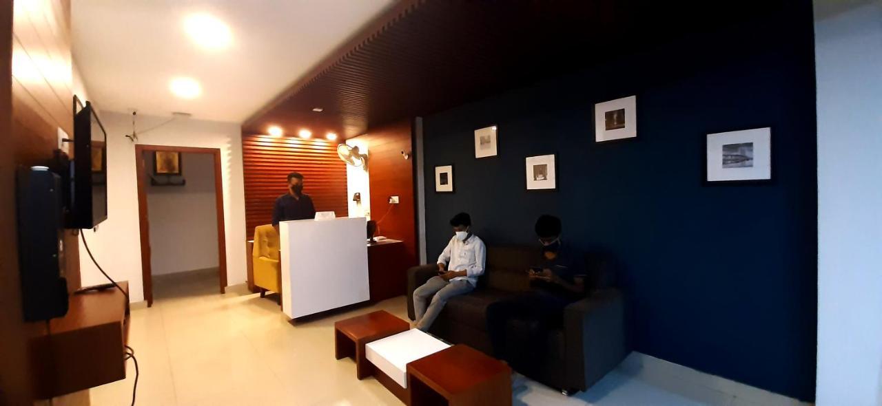 The Reach Hotel Kochi Bagian luar foto