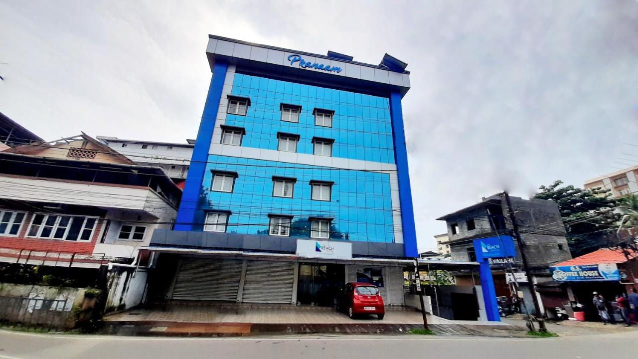 The Reach Hotel Kochi Bagian luar foto