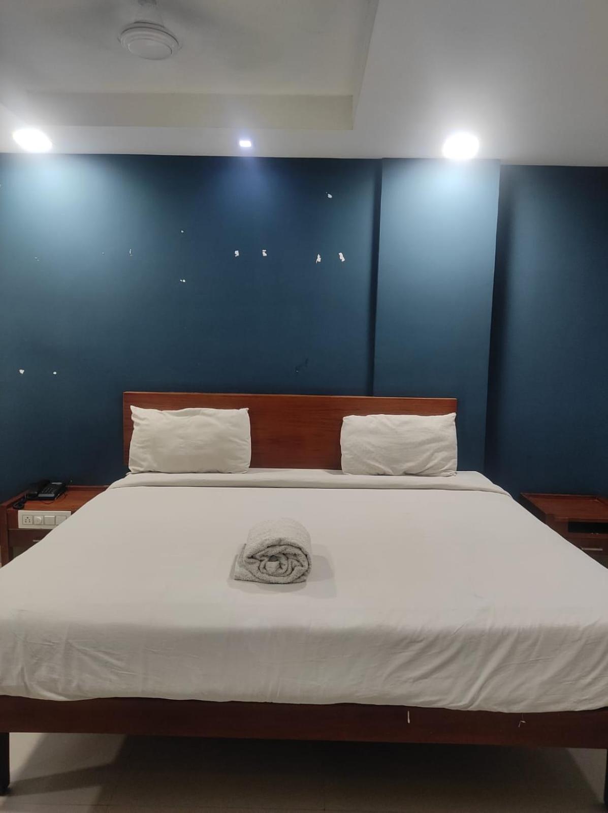 The Reach Hotel Kochi Bagian luar foto