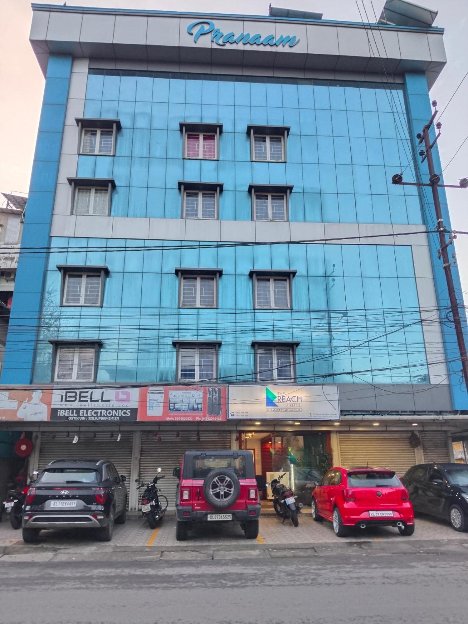 The Reach Hotel Kochi Bagian luar foto